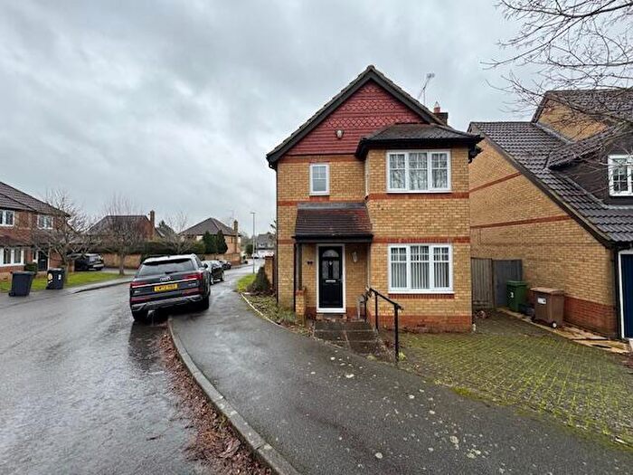 3 Bedroom Detached House To Rent In Rackham Drive, Luton, Bedfordshire, LU3