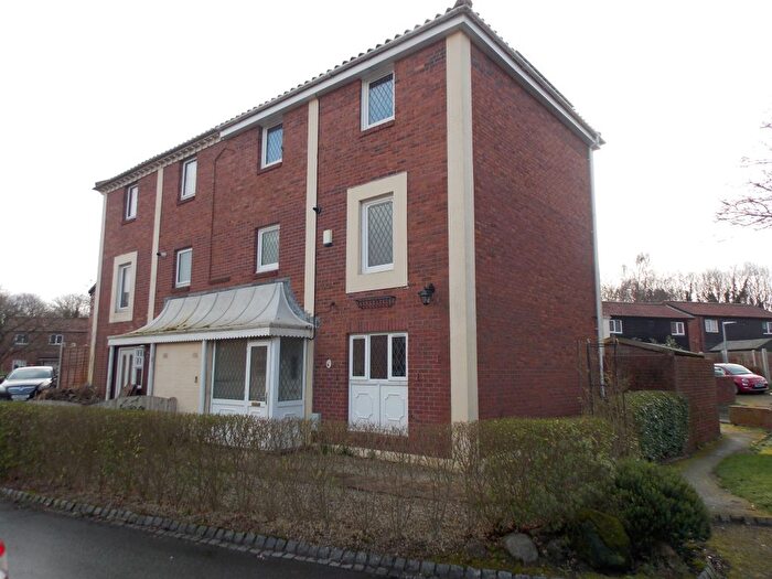 6 Bedroom Semi Detached House For Sale In Aintree Close, Leegomery, Telford, TF1