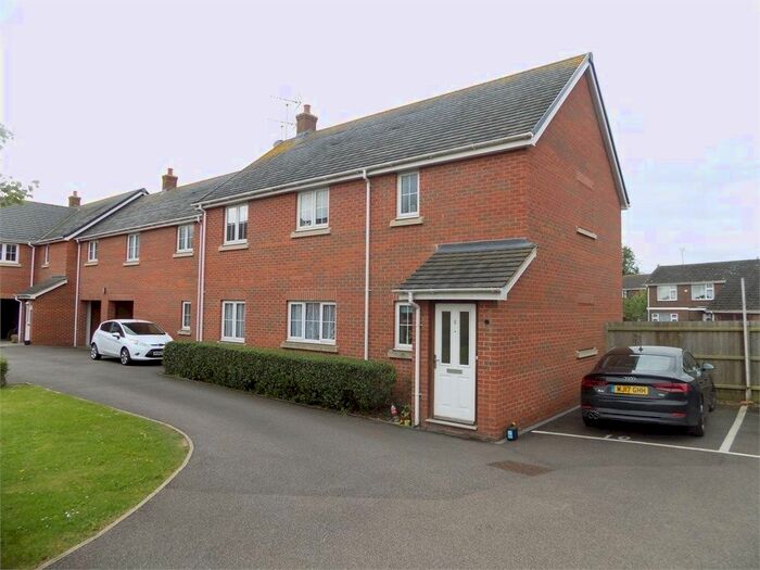 2 Bedroom Maisonette To Rent In Gilpin Court, Bedfordshire, Hockliffe, LU7