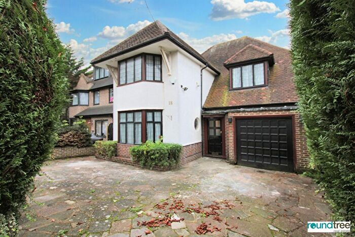 4 Bedroom Detached House To Rent In Wykeham Road, Hendon, NW4