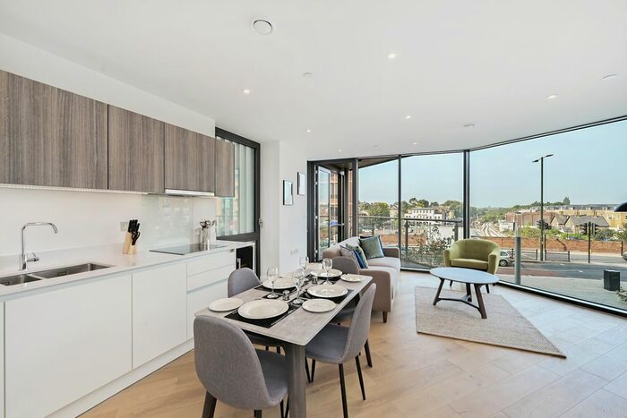 2 Bedroom Flat To Rent In Twickenham Gateway, London Road, Twickenham, TW1