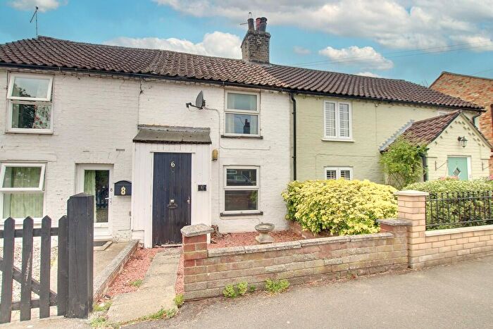 2 Bedroom Terraced House For Sale In Park Road, Manea, PE15