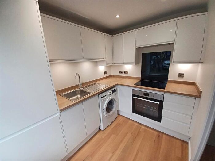 2 Bedroom Terraced House To Rent In Kingsland Drive, Dorridge, Solihull, B93