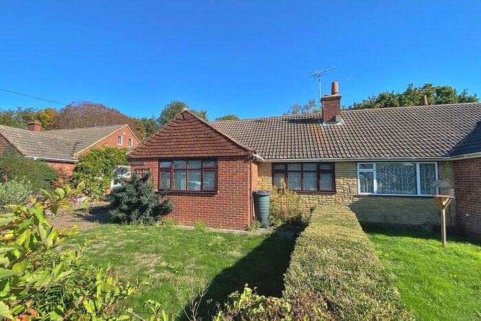 2 Bedroom Semi-Detached Bungalow For Sale In Stour Valley Close, Canterbury, CT3