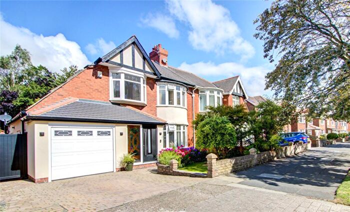 4 Bedroom Semi-Detached House For Sale In Valley Drive, Low Fell, Gateshead, NE9