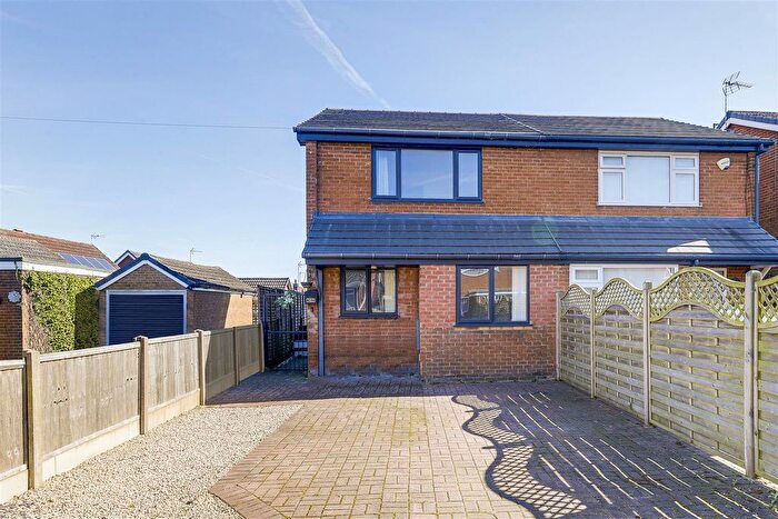 3 Bedroom Semi-Detached House For Sale In Highfields Drive, Bilsthorpe, Newark, Nottinghamshire, NG22
