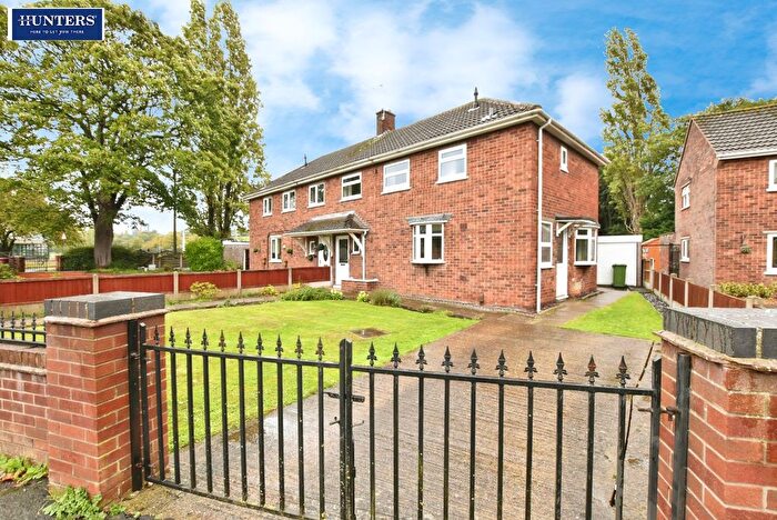 3 Bedroom Semi-Detached House For Sale In Enderby Road, Scunthorpe, DN17