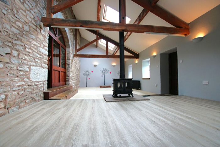 4 Bedroom Barn Conversion For Sale In Manchester Road, Burnley, BB11
