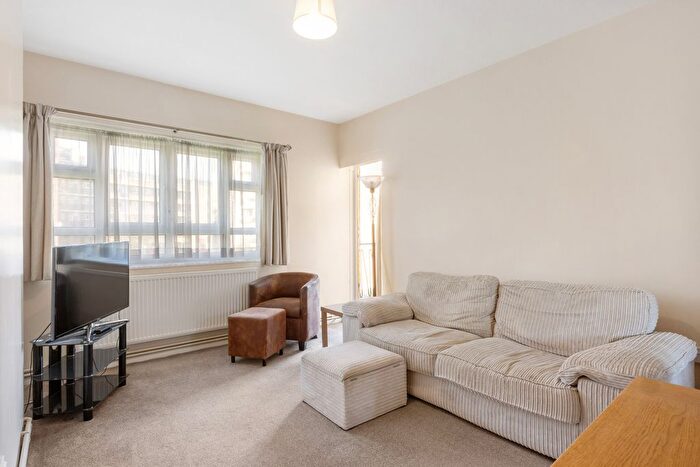 2 Bedroom Flat For Sale In Jay House, Horne Way, London, SW15