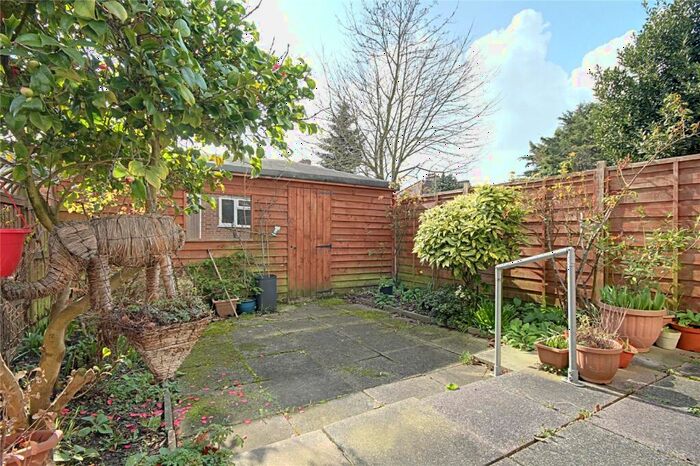 3 Bedroom End Of Terrace House To Rent In Oatlands Road, Enfield, EN3