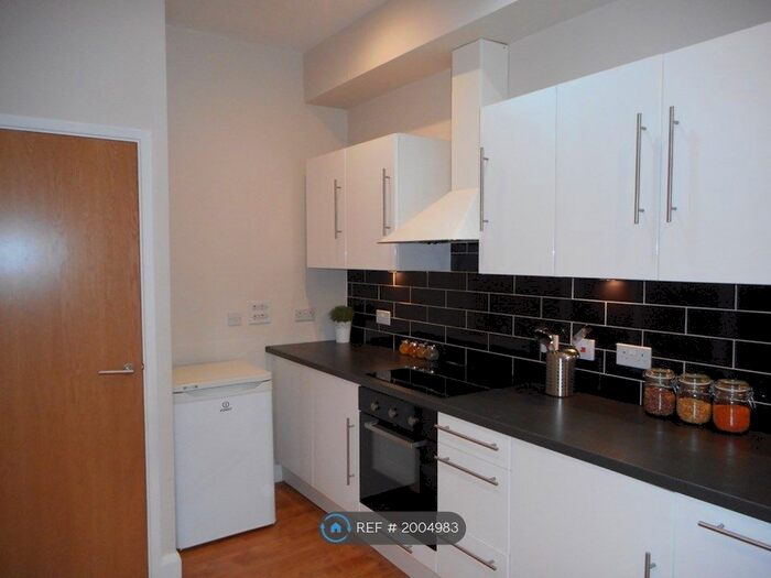 2 Bedroom Flat To Rent In Holloway Road, London, N19