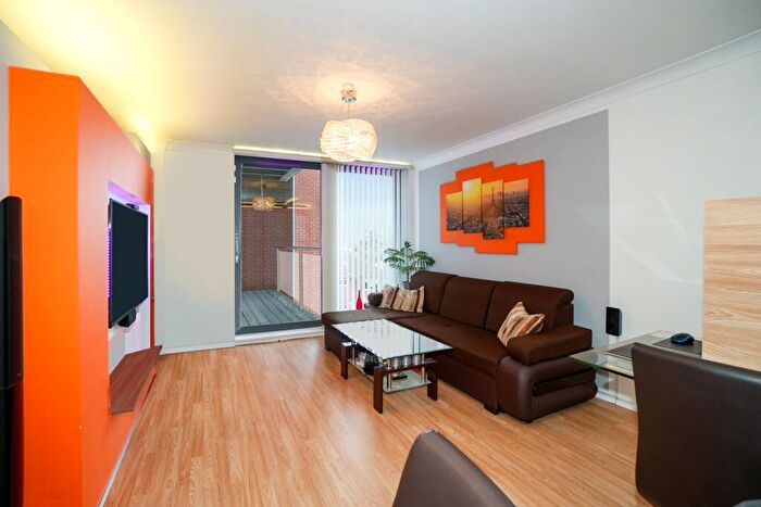 1 Bedroom Apartment For Sale In Bath Road, Slough, SL1
