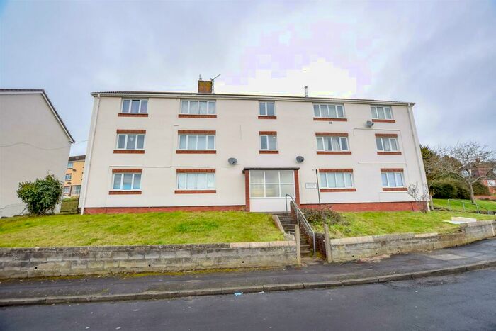 2 Bedroom Flat To Rent In Williams Crescent, Barry, CF62