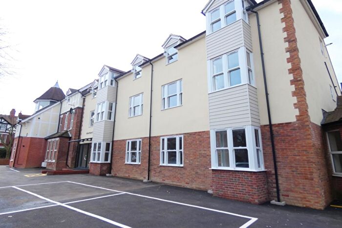1 Bedroom Flat To Rent In Cheriton Road, Folkestone, Kent, CT19