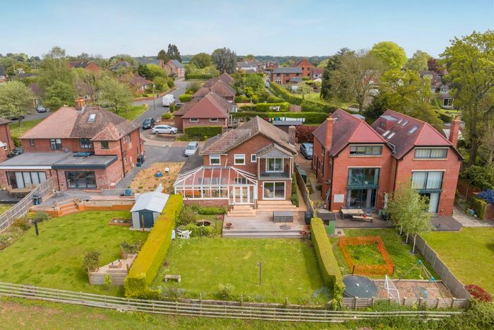 4 Bedroom Detached House For Sale In Chiltern View Close, Lacey Green, Princes Risborough, Buckinghamshire, HP27