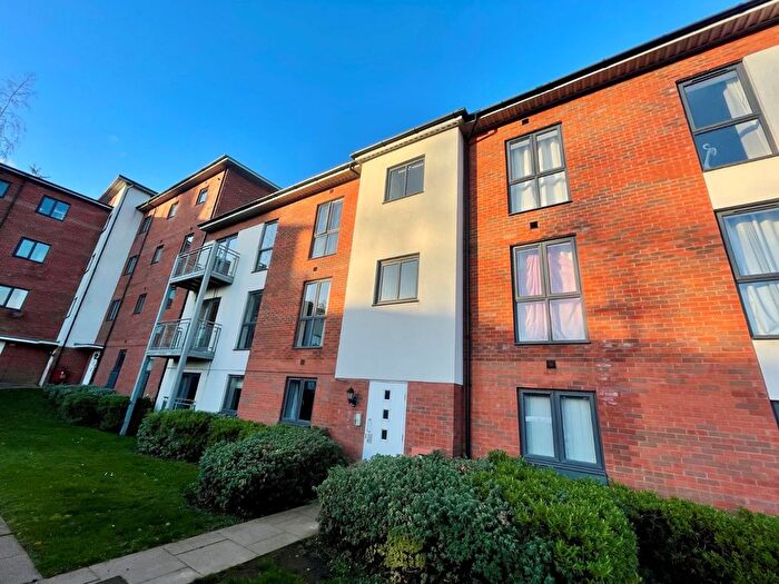 2 Bedroom Flat To Rent In Donington Grove, Akron Gate, Wolverhampton, West Midlands, WV10