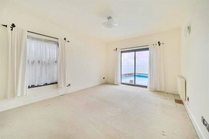 3 Bedroom Apartment For Sale In The Fort, Cawsand, Torpoint, PL10