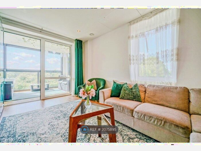 2 Bedroom Flat To Rent In Bishopsgate House, Hounslow, TW4