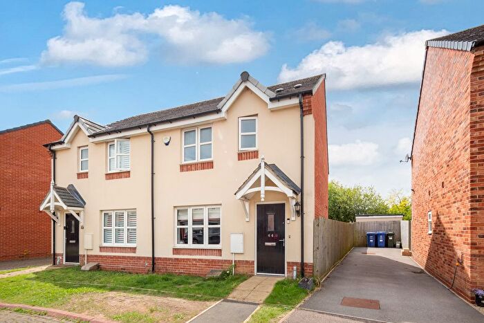 3 Bedroom Semi-Detached House For Sale In The Village Close, Upper Arncott, Bicester, OX25