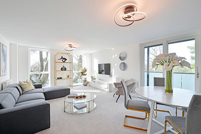 2 Bedroom Apartment For Sale In Macclesfield, SK10