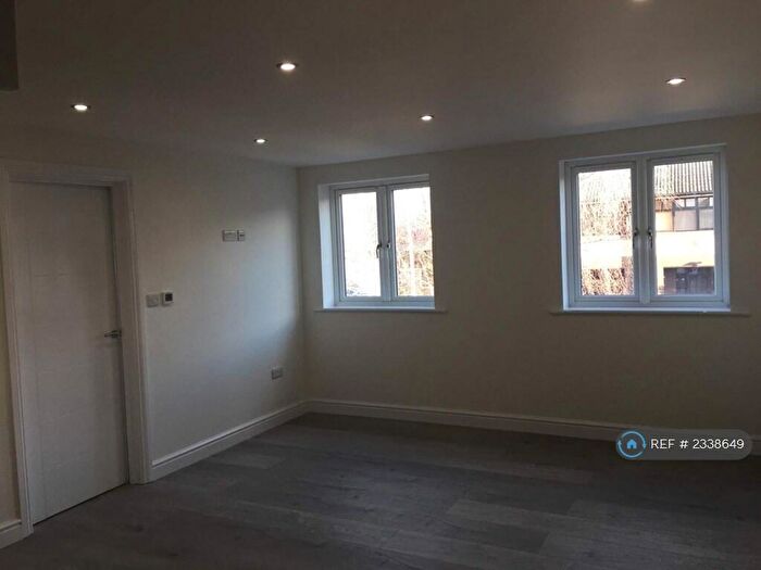 1 Bedroom Flat To Rent In Princes Way, Bletchley, Milton Keynes, MK2