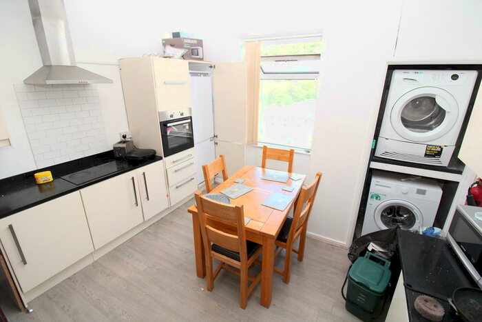 3 Bedroom Flat To Rent In Wood Road, Treforest, Pontypridd, CF37