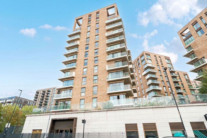 3 Bedroom Apartment For Sale In Kidbrooke Park Road, London, SE3