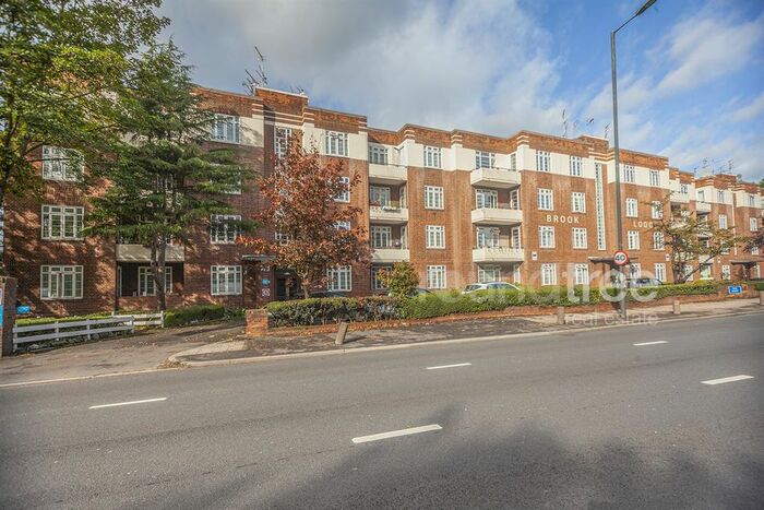 4 Bedroom Flat To Rent In Brook Lodge, North Circular Road, Golders Green, NW11