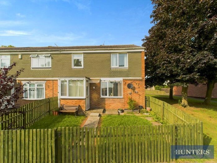 3 Bedroom End Of Terrace House For Sale In Easton Road, Bridlington, East Riding Of Yorkshire, YO16