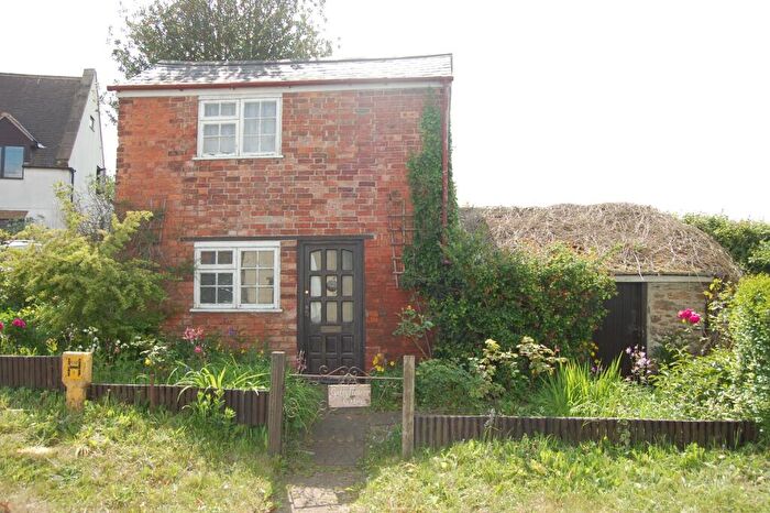 1 Bedroom Detached House For Sale In Cotton End, Long Buckby, Northamptonshire, NN6