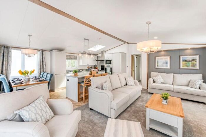 2 Bedroom Park Home For Sale In Broadway Lane, South Cerney, Cirencester, GL7