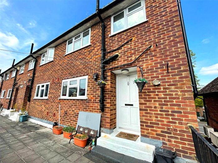 3 Bedroom Penthouse To Rent In Aldershot Road, Guildford, Surrey, Surrey, GU2