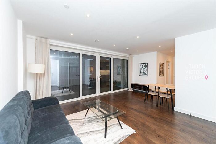 2 Bedroom Apartment To Rent In Tarling House, Walworth Square, London, SE17