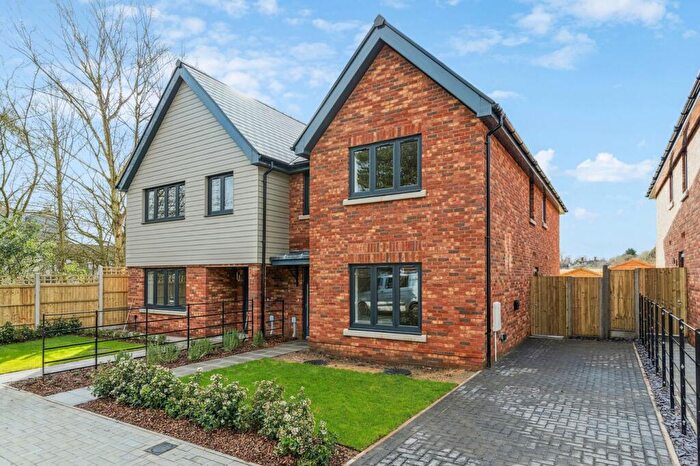 4 Bedroom Semi Detached House For Sale In Turnpike Lane, Ickleford, Hitchin, SG5