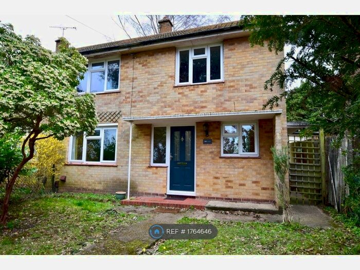 2 Bedroom End Of Terrace House To Rent In Park Lane East, Reigate, RH2