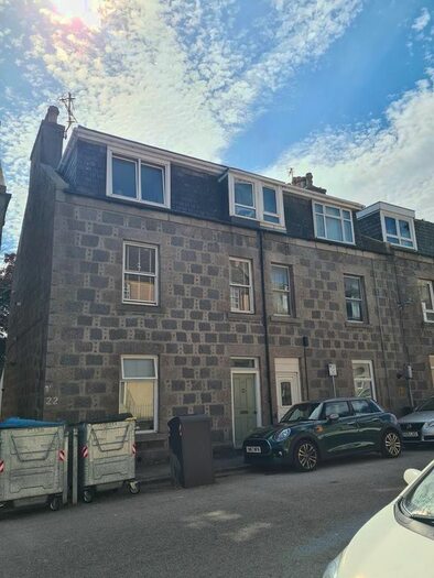 2 Bedroom Flat To Rent In Rosebank Place, Top Floor Left, AB11