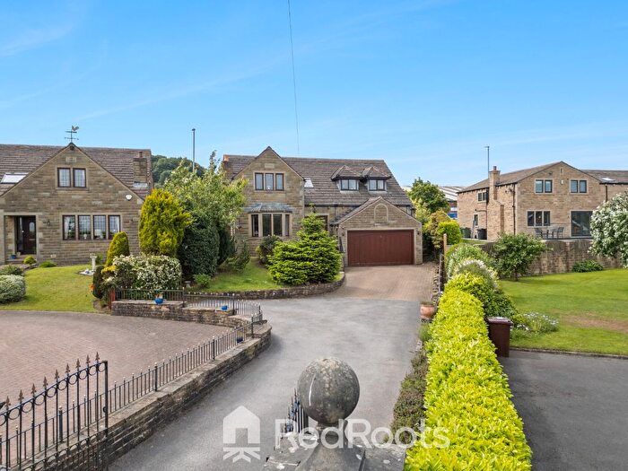 4 Bedroom Detached House For Sale In The Gables, Lane Head Road, Shepley, HD8