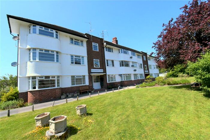 2 Bedroom Flat To Rent In Sandy Lane, West Kirby, Wirral, CH48