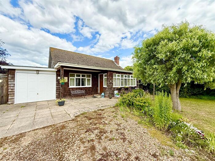 2 Bedroom Bungalow For Sale In Staithe Road, Hickling, NR12
