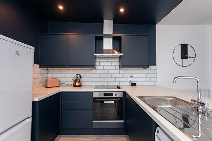 2 Bedroom Apartment To Rent In Foxhall Road, Forest Fields, Nottingham, NG7