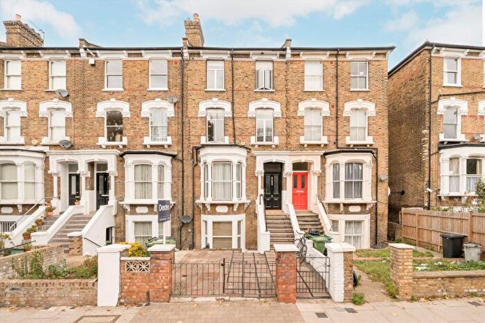 6 Bedroom House For Sale In Drayton Park, Highbury, N5
