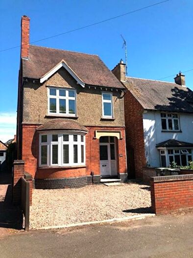 Detached House To Rent In Higham Road Rushden, NN10