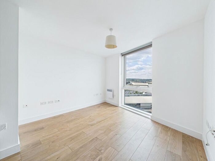 1 Bedroom Flat For Sale In Chatham Quays, Dock Head Road, Chatham, ME4