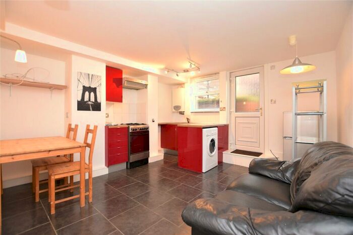 1 Bedroom Apartment To Rent In The Garden Flat, Parkfield Road, Beeston, Leeds, LS11