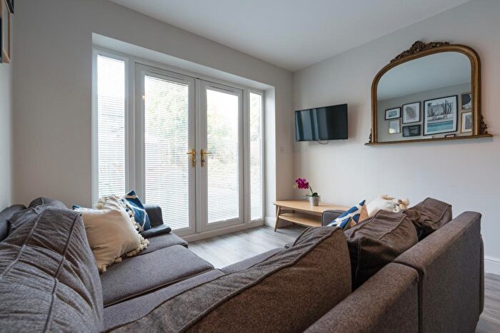 8 Bedroom Terraced House To Rent In Harriet Street, Cardiff, CF24