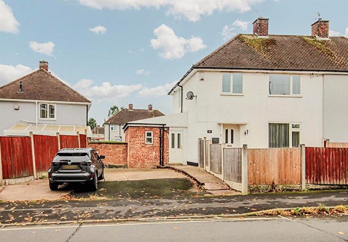 3 Bedroom Semi-Detached House For Sale In Bramhall Road, Nottingham, NG8
