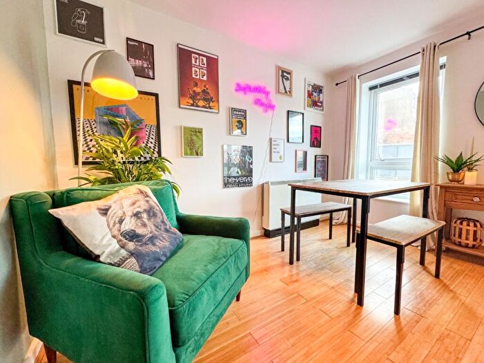 2 Bedroom Apartment For Sale In Graham Street, Birmingham, West Midlands, B1