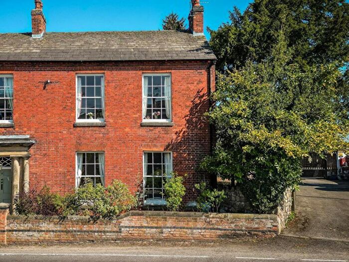 3 Bedroom House For Sale In Willow Farm Court, Findern, Derby, DE65