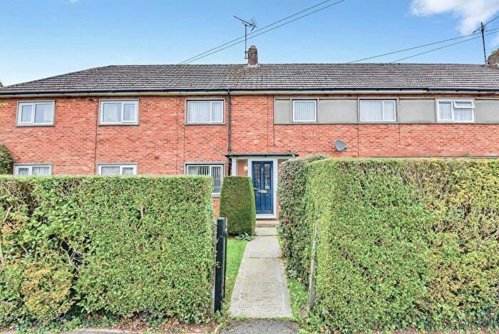 4 Bedroom Terraced House For Sale In Broomfield, Chippenham, SN15