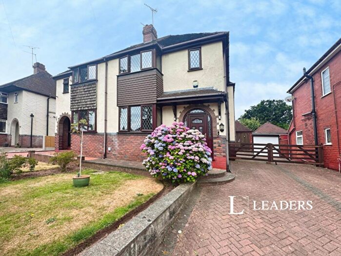 3 Bedroom Semi-Detached House To Rent In Lincoln Avenue, ST5